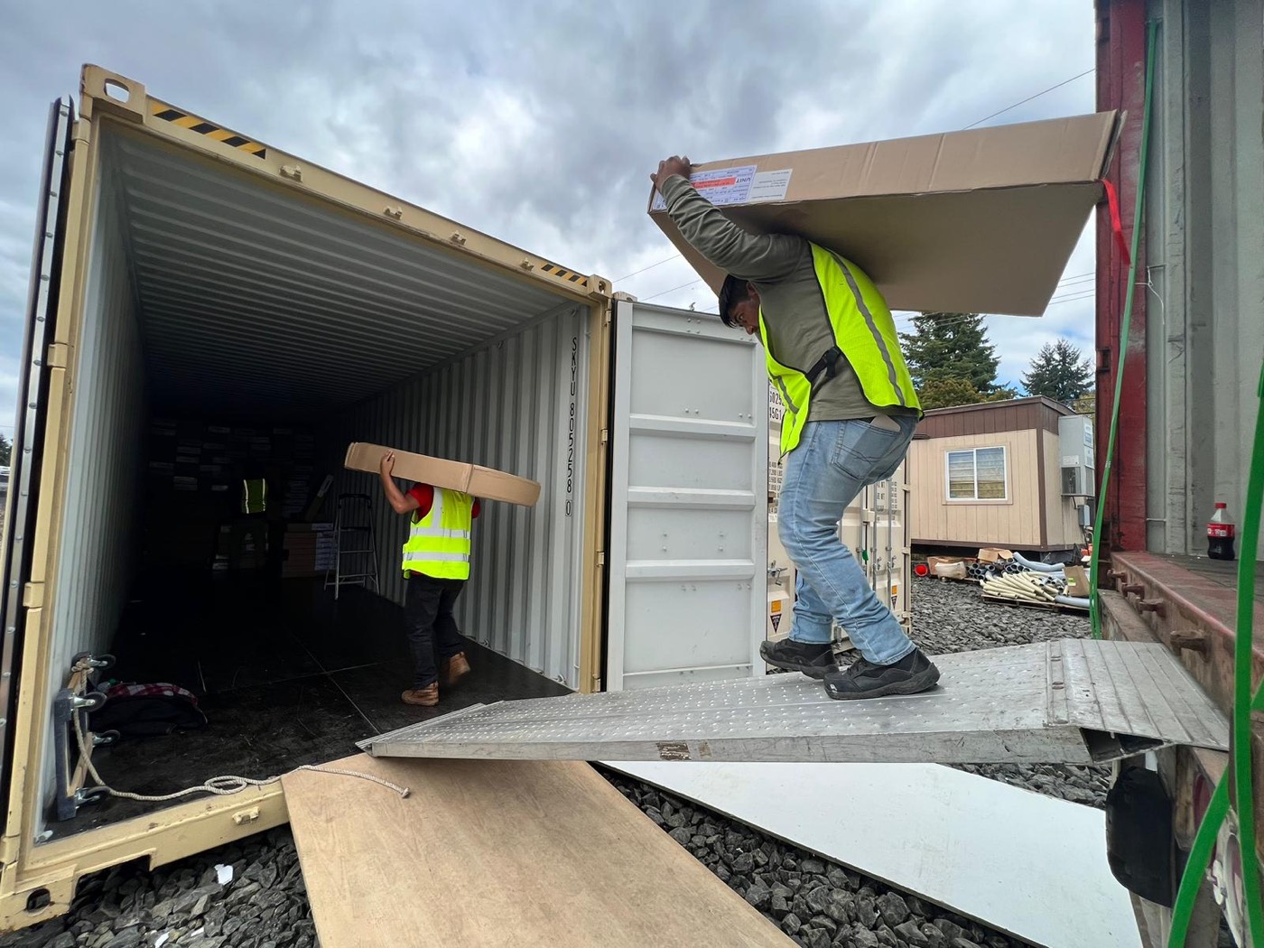 Unloading a container on site
