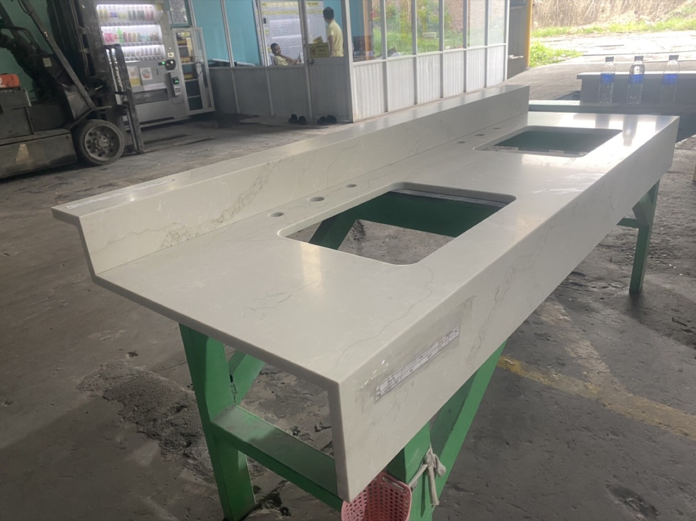 Quartz Countertops & Stone